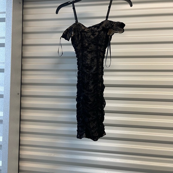 Black Lace Ruched Dress - Picture 5 of 5